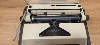 Písací stroj CONSUL 2223 v pôvodnom kufríku - retro - 3