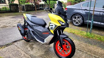 Aprilia SR GT 200 - 3