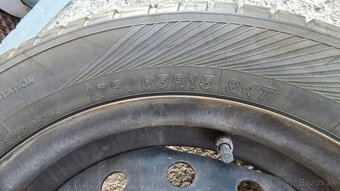 Zimne pneu 175/65/R15 yokohama - 3