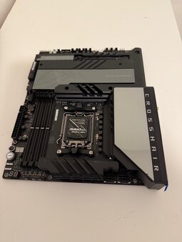 Asus rog crosshair x670e Hero - 3