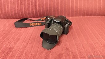 PREDÁM plne funkčný set Pentax K10D+3 objektívy+blesk - 3