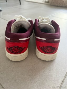 Tenisky Nike c. 39 - 3