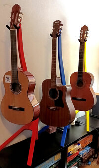 farebný stojan na gitaru - 3