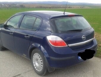 Opel Astra H hatchback benzín manual - 3