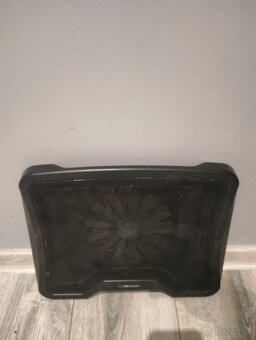 Chladiaca doska pod notebook - 3