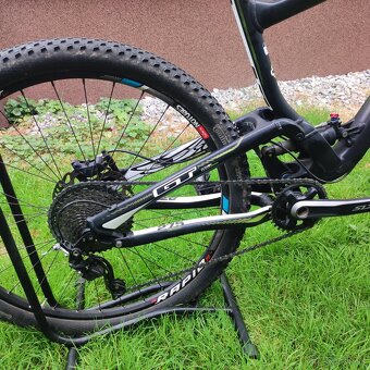 GT-Helion celoodpruženy. - 3