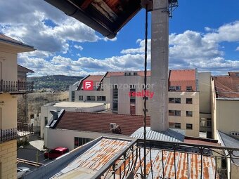 Nadštandartný podkrovný apartmánový byt na Hlavnej ulici (F4 - 3
