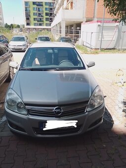 Opel astra h sedan 1,6 85kw - 3