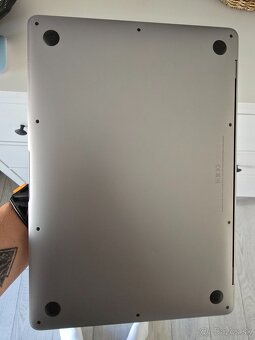 Macbook air A1952 - 3