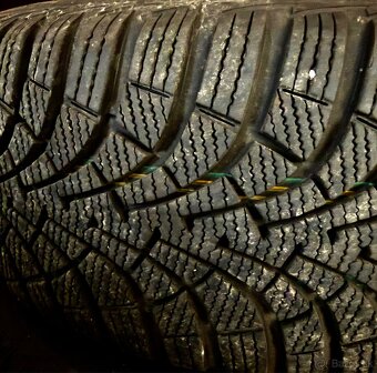 4 zimné pneu GOODYEAR obuté na oceľových diskoch - 3