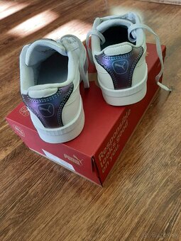 PumaSneakersy Jada Bioluminescence Jr 386194 01 Biela
- 3