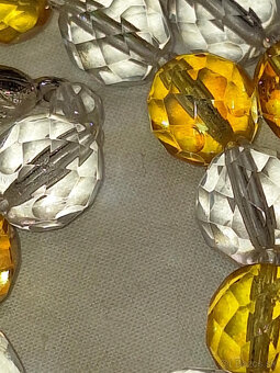 KRáSNY NÁHRDELNÍK - 3