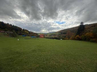 Očarujúci pozemok na výstavbu RD v lone prírody o rozlohe 11 - 3
