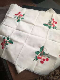 Látky na predaj,vyšívané prestierania - 3