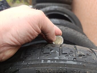 225/45r18 - 3