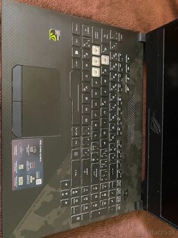 Asus ROG Strix Scar II - 3