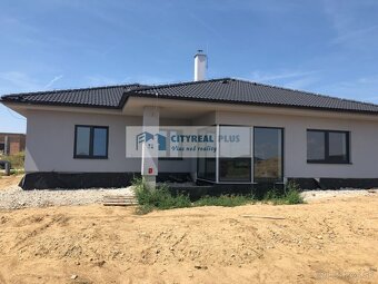 NA PREDAJ NADŠTANDARDNÁ NOVOSTAVBA S TERASOU A DVOJGARÁŽOU - 3