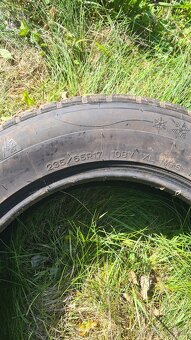 235/65R17 - 3