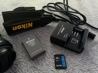 Nikon D3000 - 3