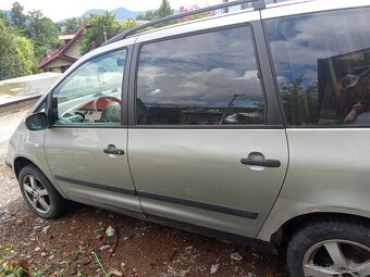 Ford Galaxy - 3