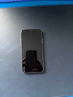 iPhone Xs - 3