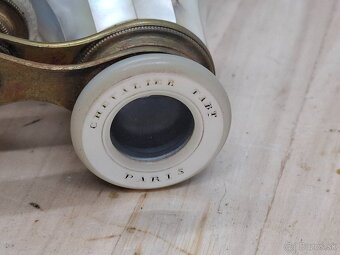 Predám funkčný perleťový divadelný dalekohlad Chevalier Fabt - 3