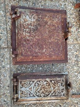 Starožitné dvierka na kachle znacene - 3