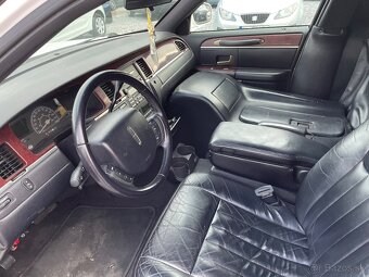 Lincoln Towncar limuzína dlhá 9.5m - 3