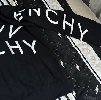 GIVENCHY mikina - 3
