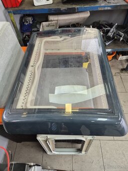 Stresne okno karavan - 3