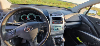 Toyota Corolla Verso 2.2 D-4D - 3