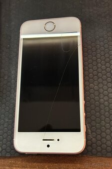 iPhone SE 2016 - 3