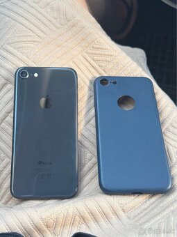 iPhone 8 - 64GB - 3