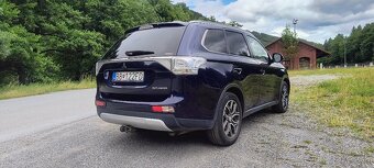 MITSUBISHI OUTLANDER 2.2D AUTOMAT 4x4 7-MIESTNE FULL VÝBAVA - 3