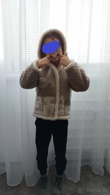 Predám exkluzívny detský kabát, ručne šitý z ovčej vlny - 3