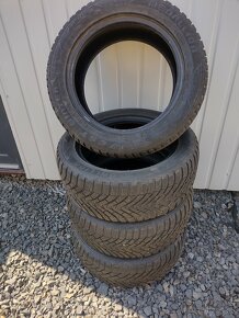 Predám zimné pneumatiky 235/55 R17 - 3