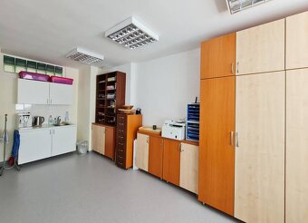 50m2, 2 kancelárie s vlastným zázemím a kuchynkou v Dev.N.Vs - 3