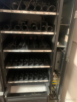 Predám predajný automat Vendo - 3