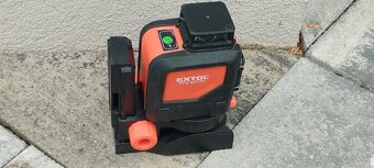 Predám stavebný krížový laser s podstavcom - 3