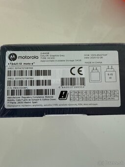 Mobil Motorola Moto e14 - 3