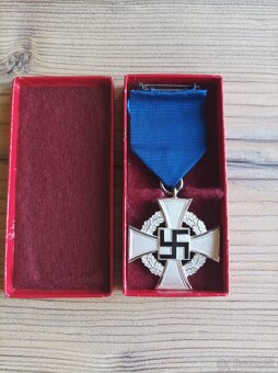 Vyznamenanie za 25 let věrné služby (odznak( - 3