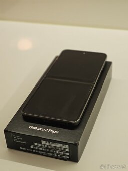 Samsung Galaxy Z Flip5 - 3