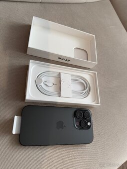 iPhone 16 Pro 256 GB (Black Titanium) - 3