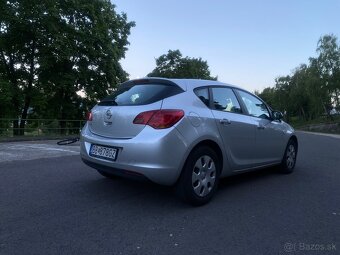 Opel Astra J SportsTourer - 3