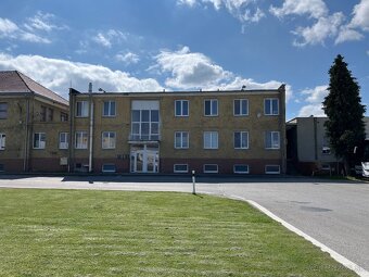 Veľký objekt s administratívnou aj skladovou časťou - 895m2 - 3