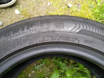 205/60R16 - 3