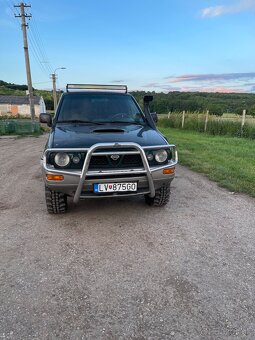 Nissan Terrano - 3