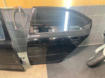 Zadné dvere na Octavia 2 sedan - 3