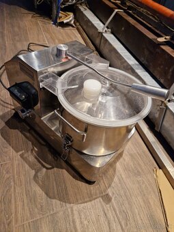 Krájač kúter na zeleninu - max 6l - 3