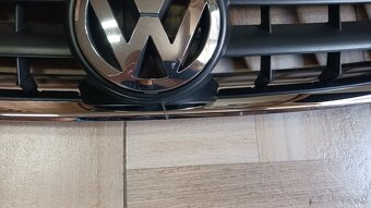 Maska na VW Touareg 2006 - 3